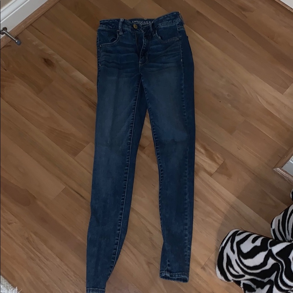 AMERICAN EAGLE JEANS